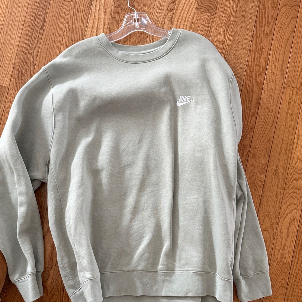 Nike Women’s Sage Green Crewneck Sweatshirt